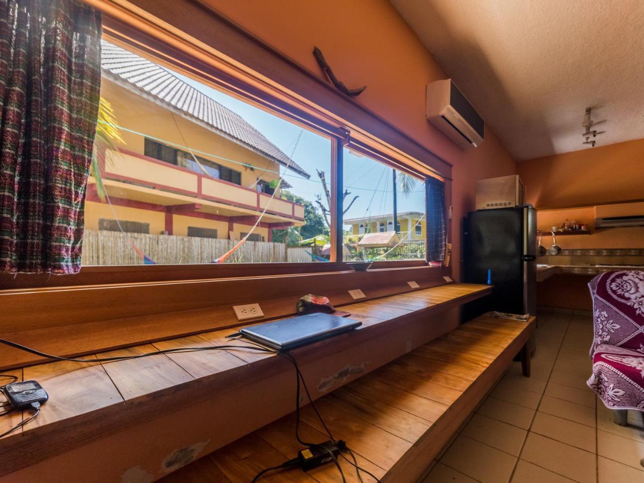 A Piece Of Ground Hostel Punta Gorda Exterior photo